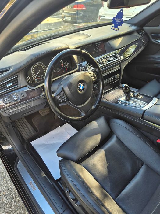 BMW seria 7, F01,750i, 408cp 4.4i V8 biturbo,5 butoane,distronic,masaj