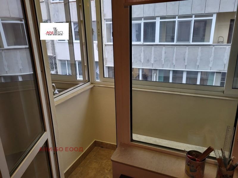 Продава се Тристаен апартамент в Варна, ВИНС - 89 кв.м за 2012 €/кв.м - Снимка #8