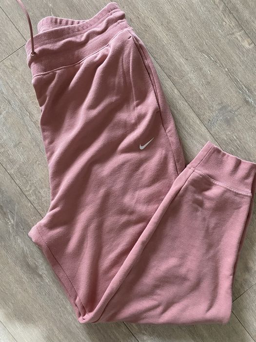 Оригинално долнище nike L