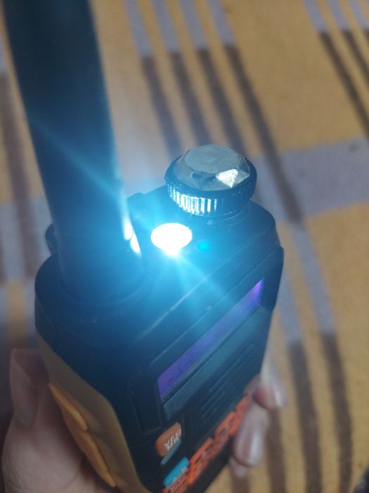 Statie Baofeng GT-3TP + Baterie extinsa + Statie de incarcare.