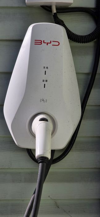 Зарядное станция  BYD