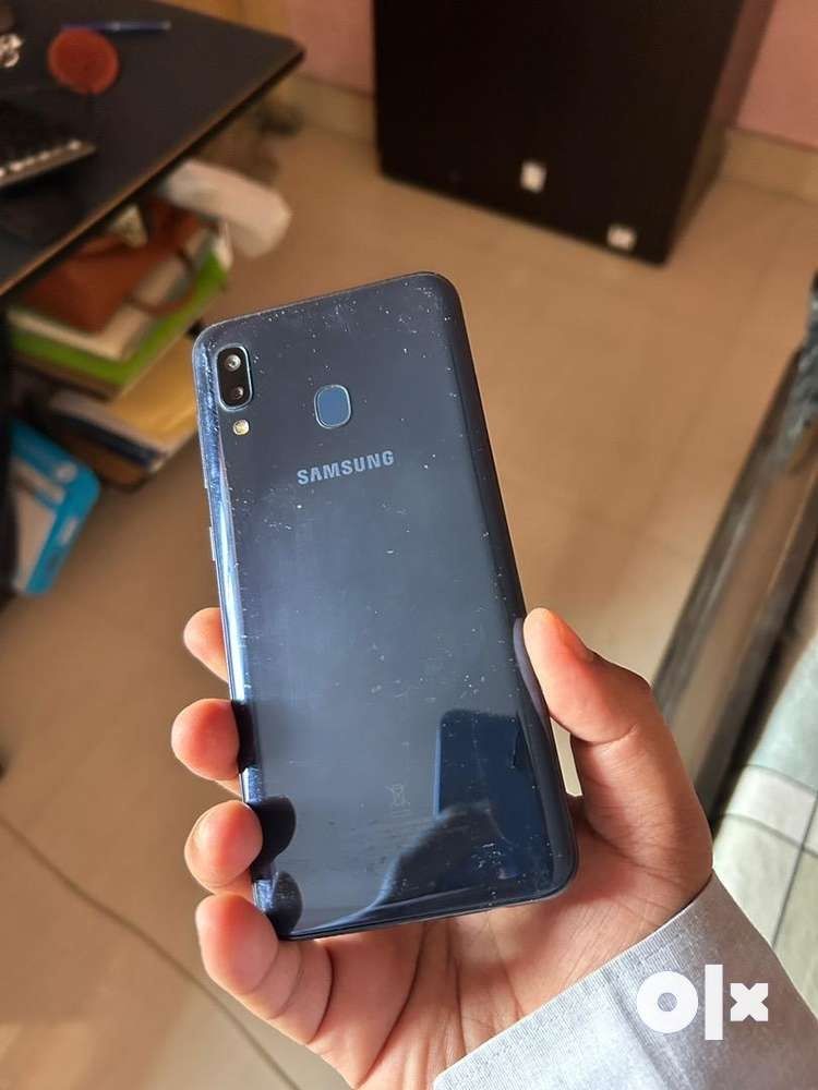 Samsung A20 3/32гб холати яхши обмен Redmi Note 10 га
