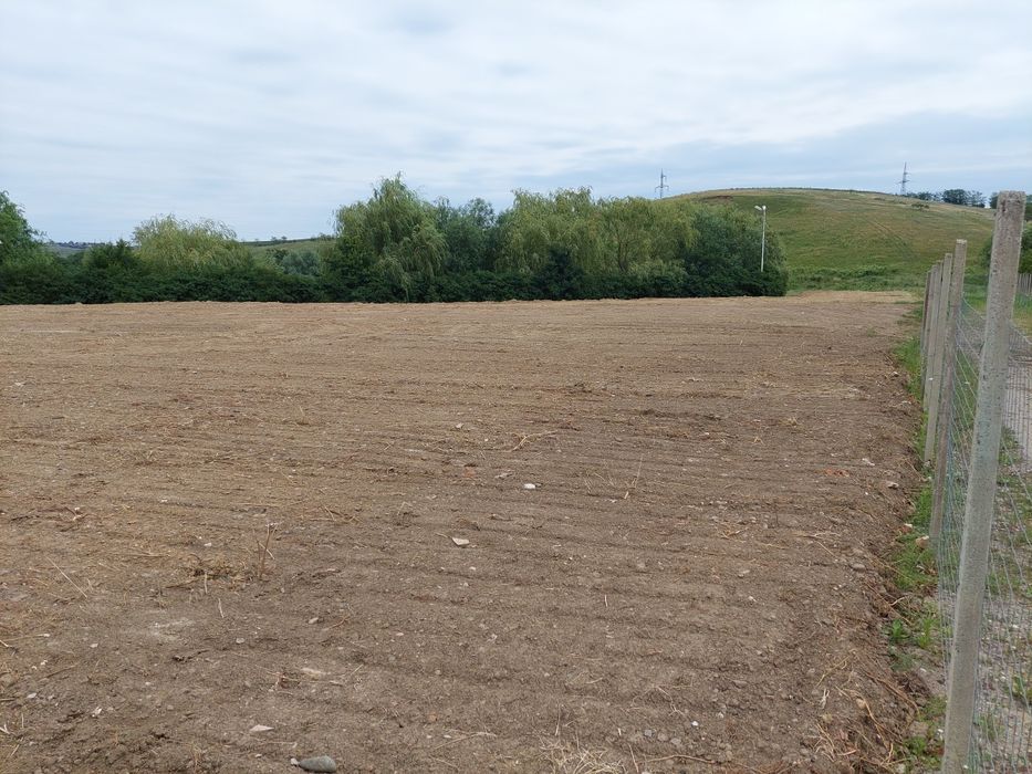 Inchiriere/vanzare teren intravilan 4000 m2