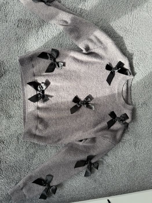 Дамски пуловери и блузи