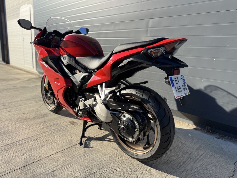 Funmoto Honda VFR 800F v tec nu (Yamaha Kawasaki Ktm)