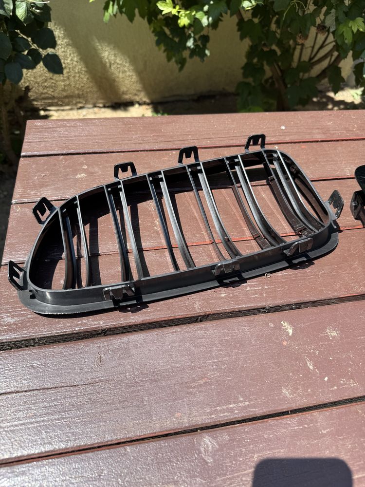 Grile BMW Seria 5 F10•Negru lucios•Noi