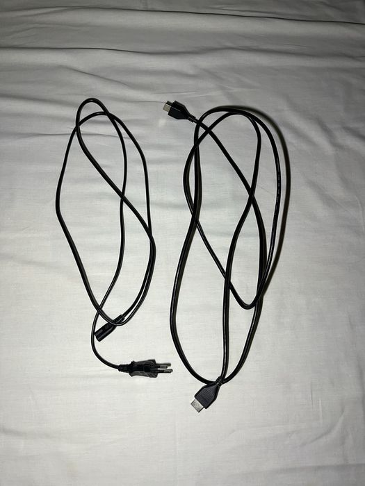 PS 4 (1 TB) + 2 gamepad + 2 game