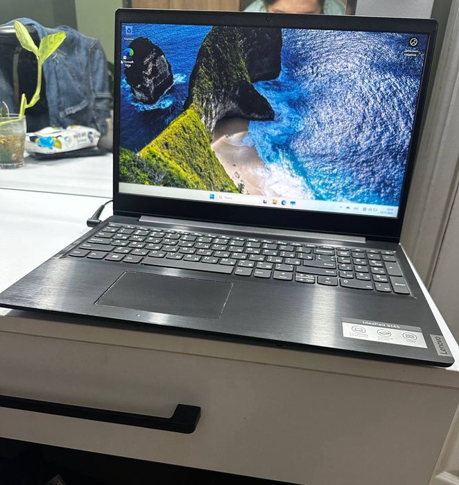 Продается свой ноутбук Lenovo для офиса