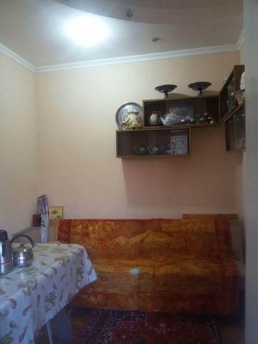 Продаю квартиру Яшнабадский р-он Авиасозлар-1. 50м2. 2-ком 2-этаж 4-эт