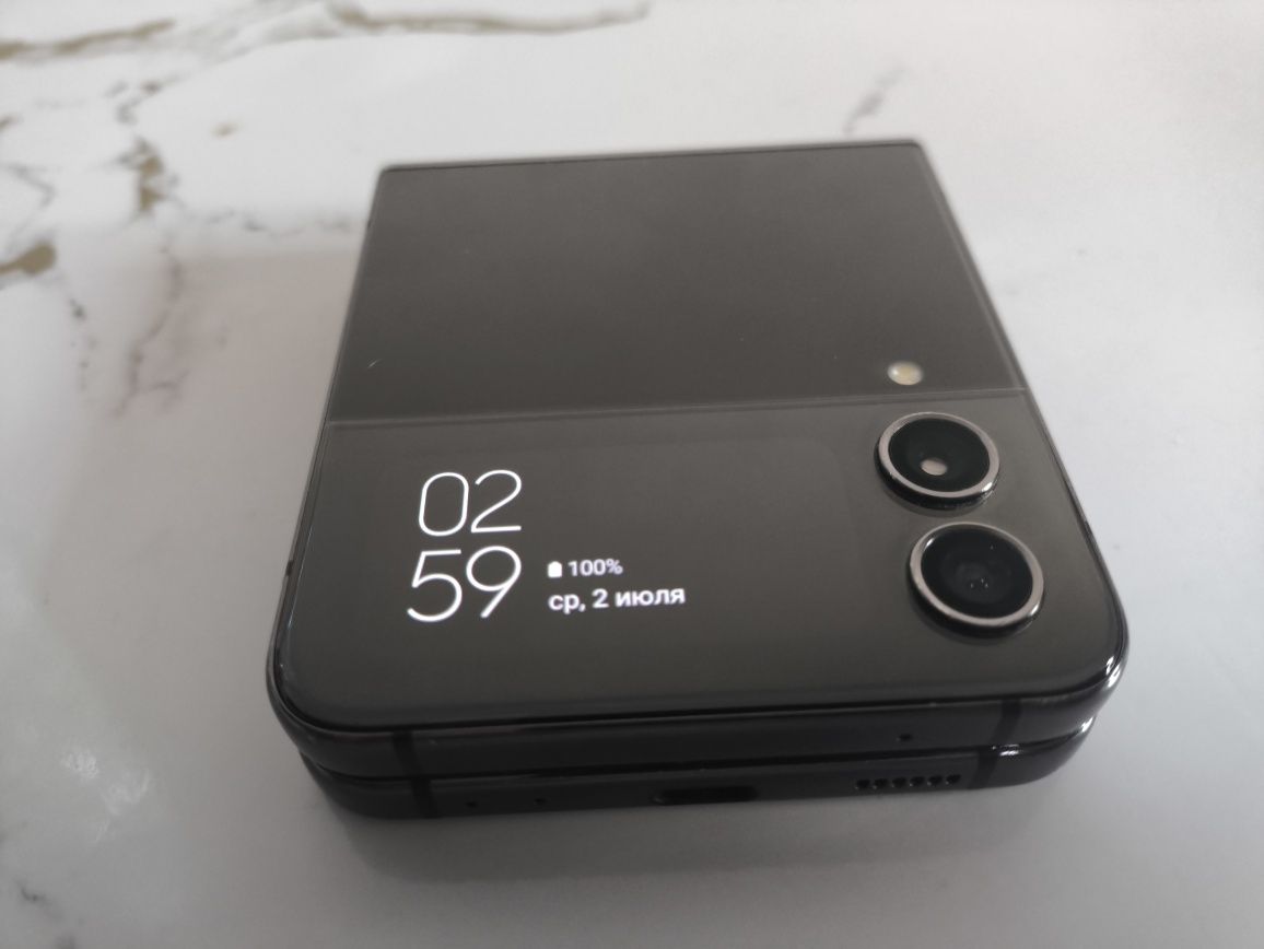SAMSUNG GALAXY FLIP 4 в отличном состоянии/оригинал/128GB/супер сотка.