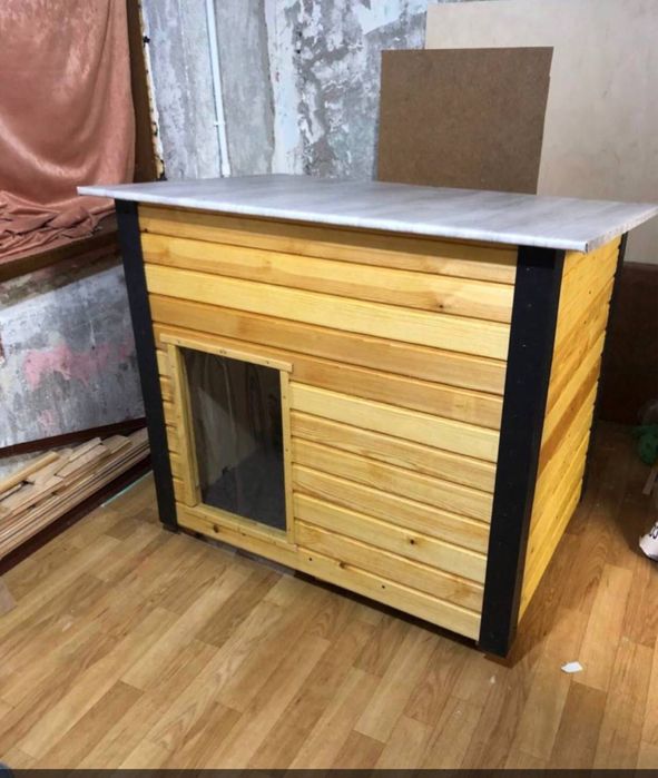 Будки и домики для кошек и собак.