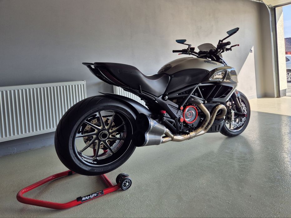Ducati Diavel Carbon Pregătit de Sezon
