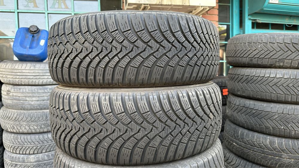 Продавам 2бр. Зимни гуми 205/55/17 Falken