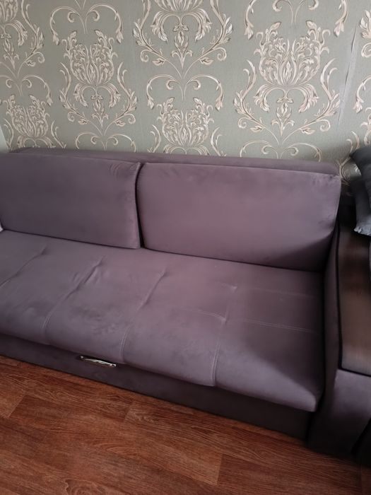 Диван в хорошем состоянии