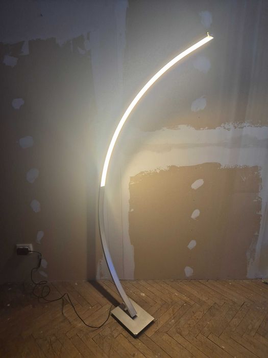 алуминиев LED лампион - настолна лампа