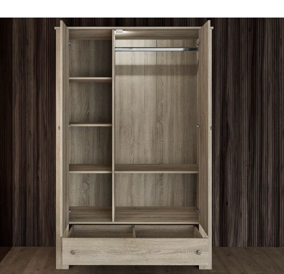 Трикратен гардероб