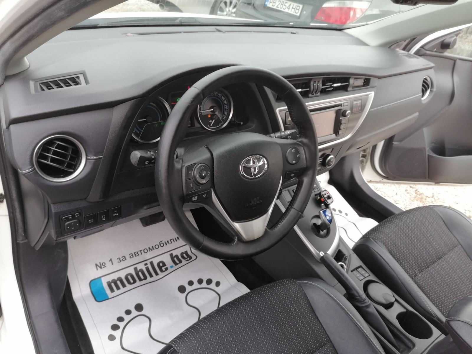 Toyota Auris 2014 Хибрит Панорама