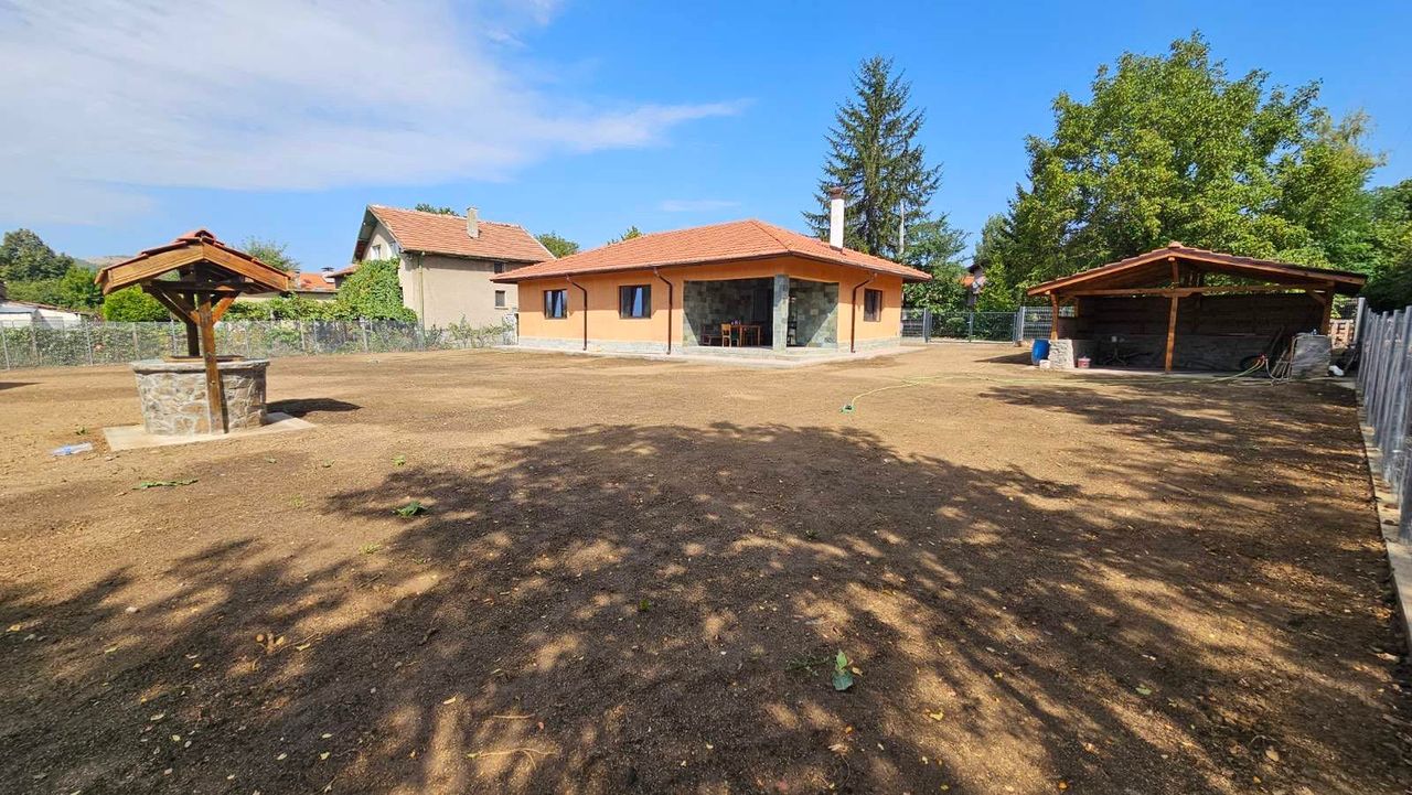 Продава се Къща в Перник, Изток - 140 кв.м за 1929 €/кв.м - Снимка #9