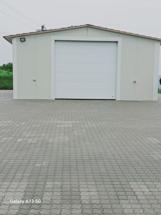 Vand hala metalică
