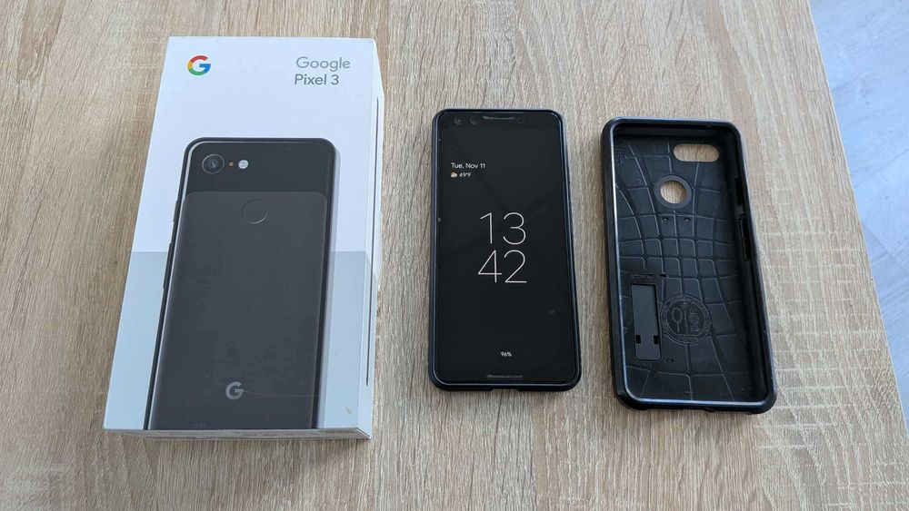 Google Pixel 3 , с окомплектовка + 2 кейса, нова батерия