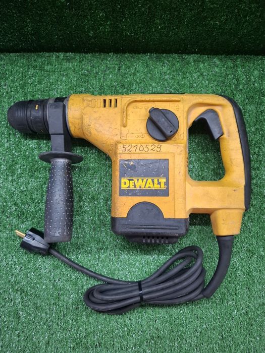 Тумбест перфоратор DeWALT D25404K