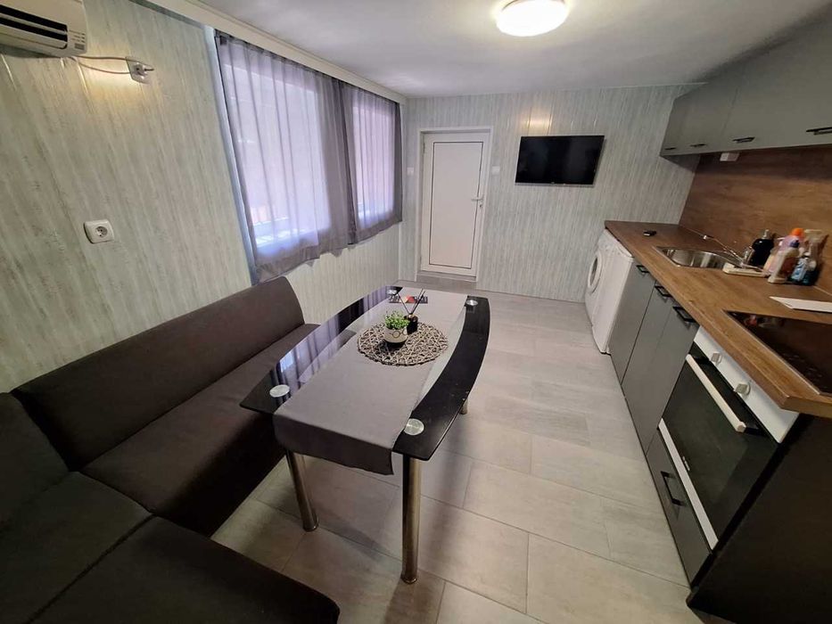 Двустаен апартамент в Каменица1