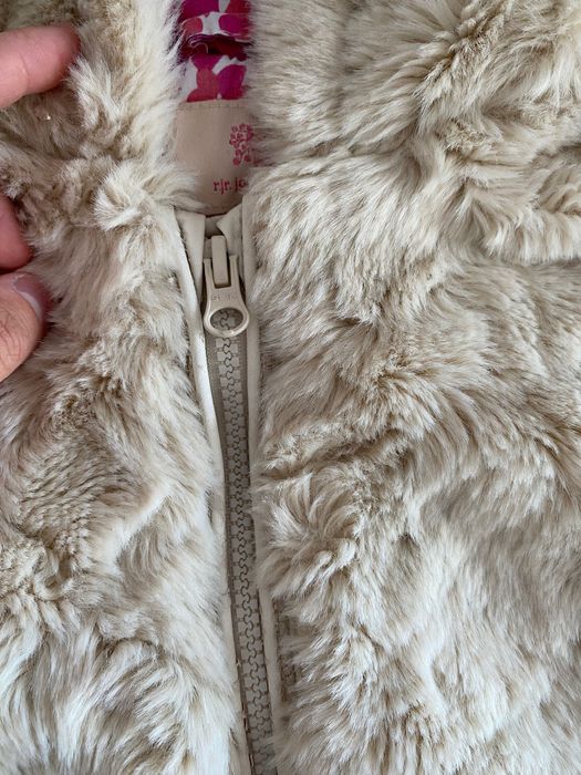 Blanita/ geaca superba fetita 3-4 ani