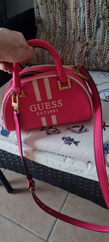 GUESS est1981 оригинална сладка чанта / подарък - бяла плажна рокля