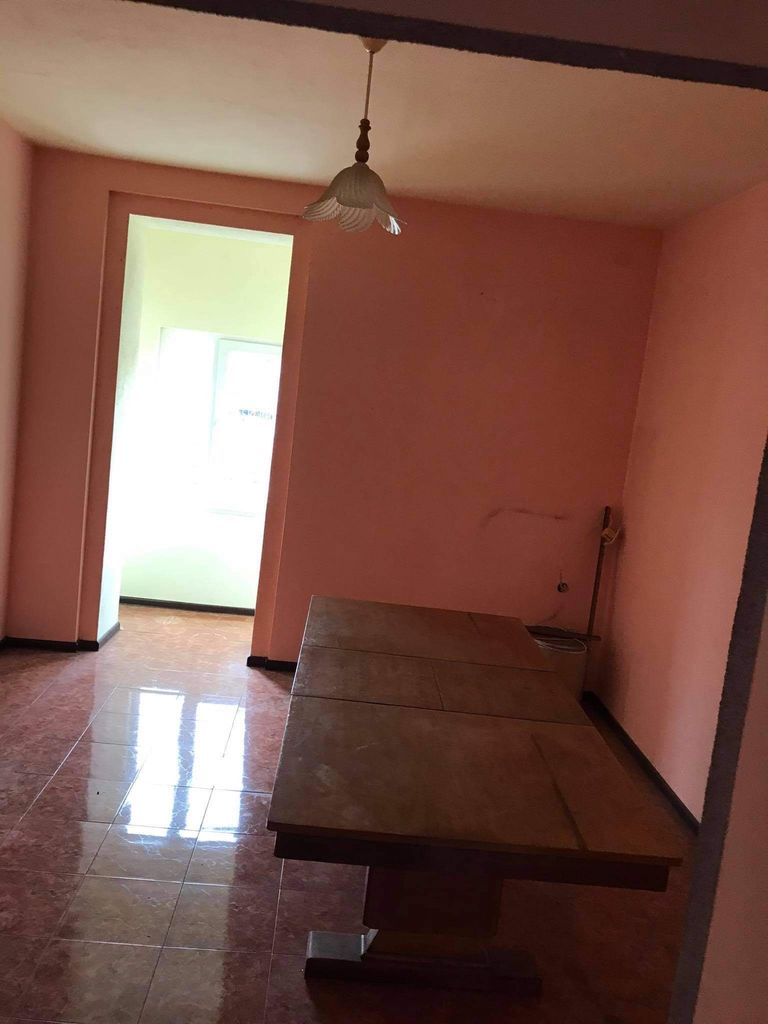Продава се Къща в Дупница - 240 кв.м за 113 €/кв.м - Снимка #11