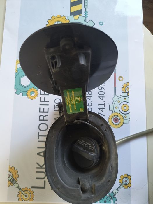 Ușă ușița clapa clapeta capac buson rezervor Range Rover Sport L494