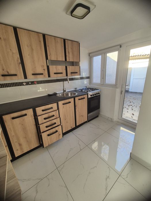 Inchiriez casa 3 camere Galata