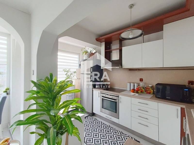 Тристаен обзаведен апартамент след основен ремонт в жк Чайка гр. Варна