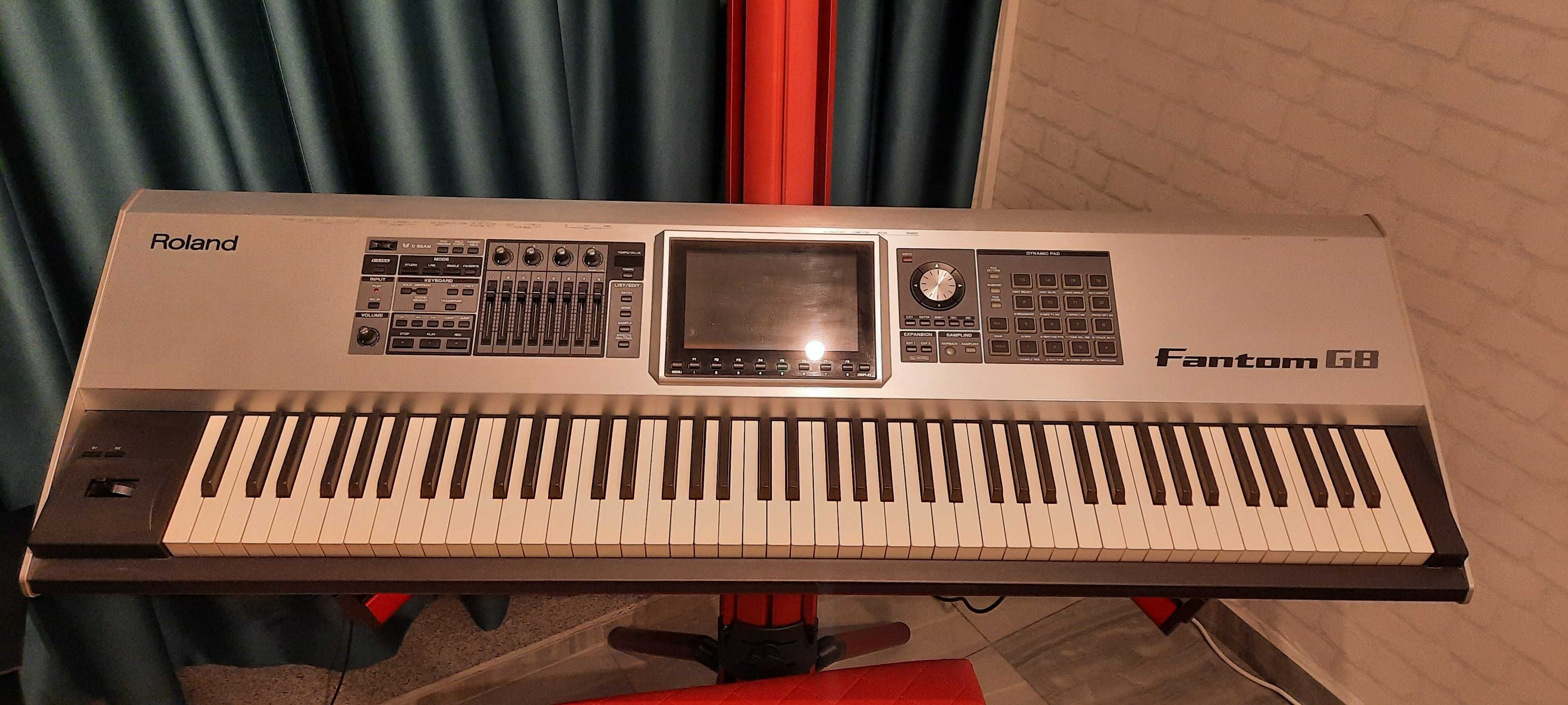 Синтезатор Roland Fantom G8