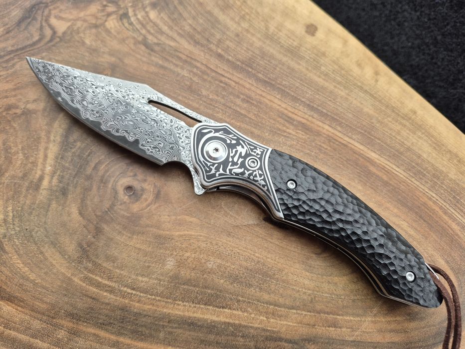 Уникален сгъваем нож дамаска стомана с кожена кания