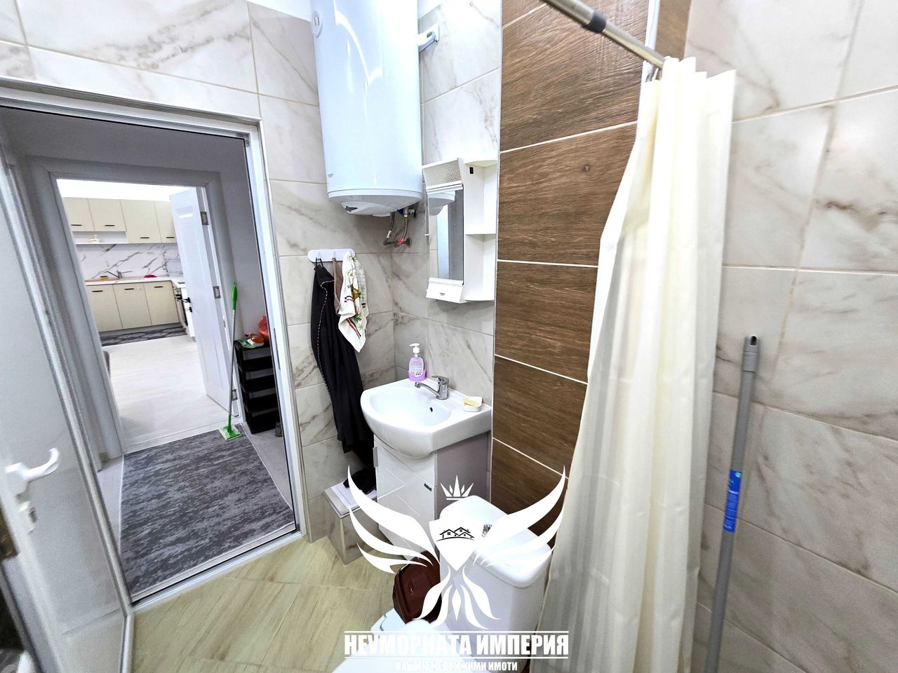 Продава се Двустаен апартамент в Пловдив, Център - 64 кв.м за 1452 €/кв.м - Снимка #13