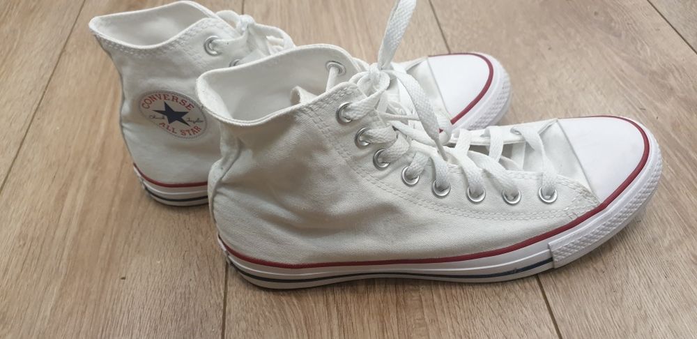 Bascheti marca Converse