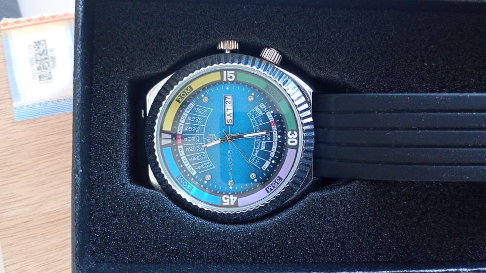Ceas Fensir cu bezel rotativ, model oriental, 240 roni