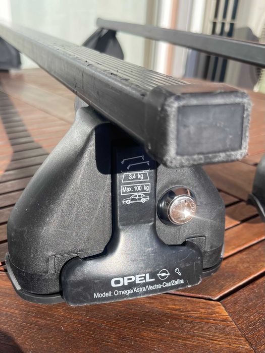 Продавам напречни греди за багажник, оригинални Opel