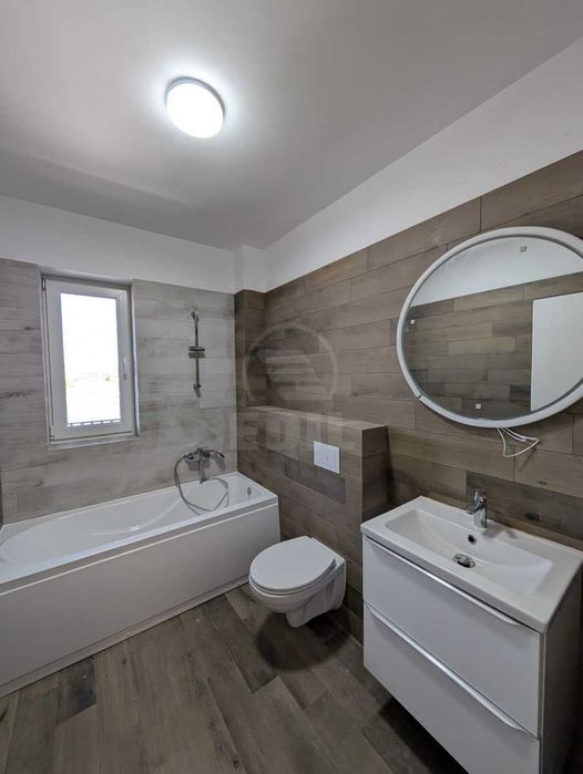 Apartament 3 camere la prima inchiriere