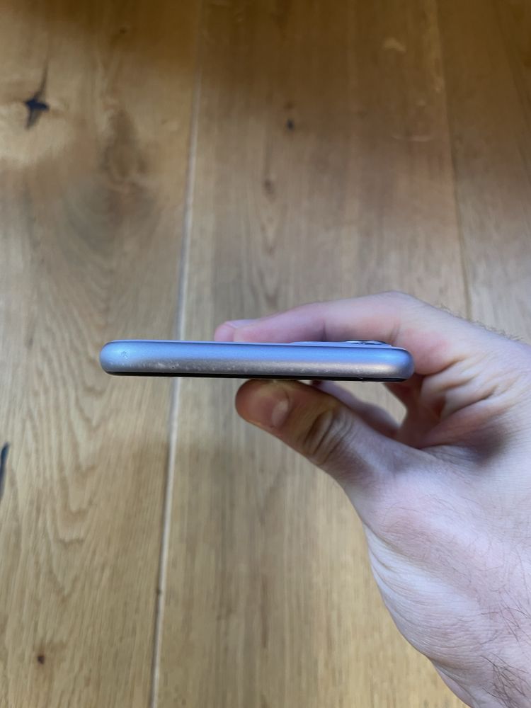 Iphone 11 лилав 64GB