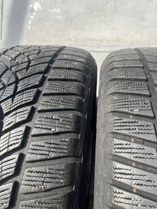 2 бр. зимни гуми 235/50/17 GoodYear 7 mm DOT 0219