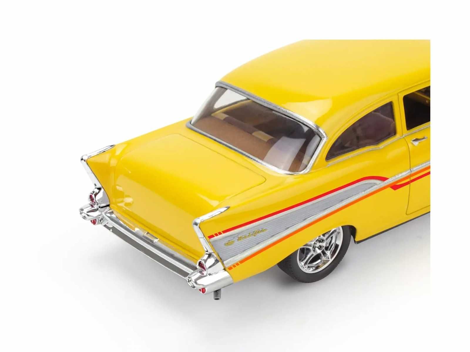 Сглобяем модел Revell Chevrolet Bel Air 1957, 186 части