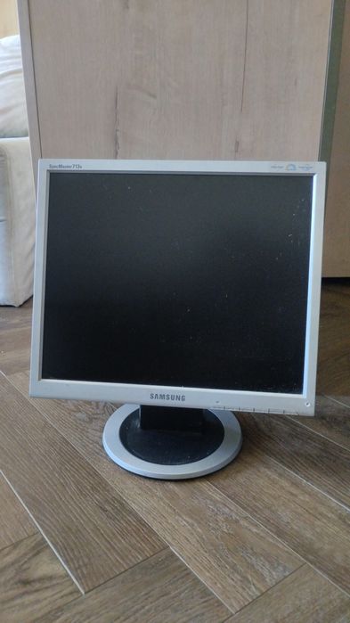 Продам монитор в рабочем состоянии.