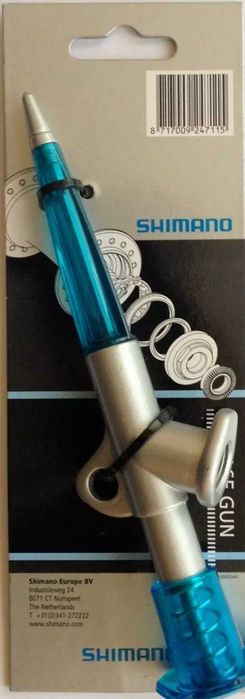 Универсальный шприц для смазки подшипников и других различных деталей