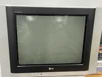 Телевизор с подставкой + тюнер. Televizor LG Flatron