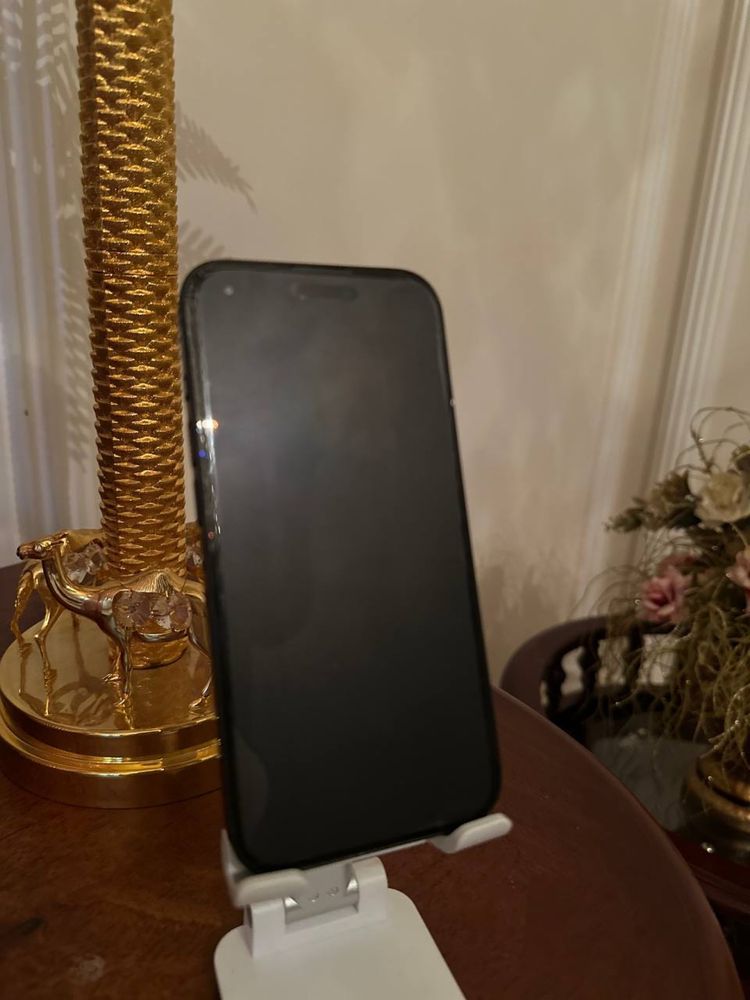 Продается iPhone 15 pro