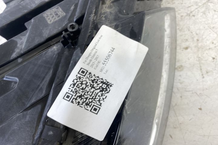 Фар Дясно Оригинален Лед Повреден Шкода Октавия 3 / Skoda Octavia 3 Ор