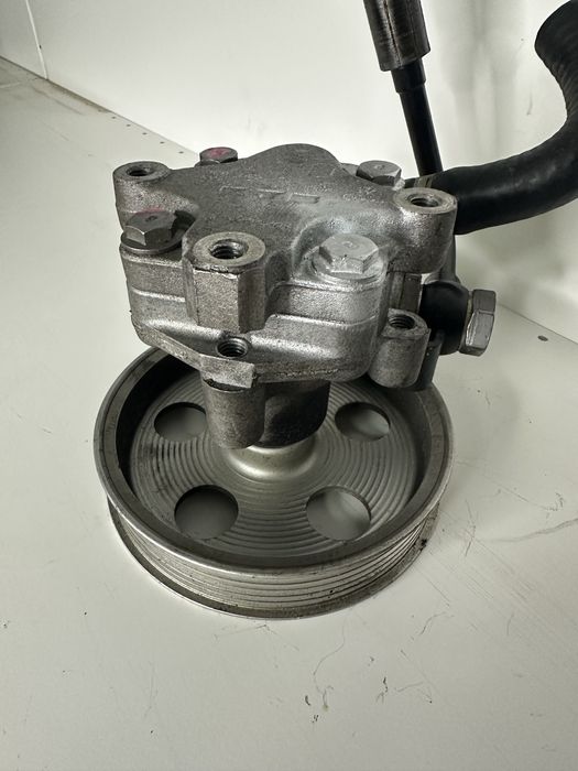 Насос гидроусилителя руля (ГУР) Audi A4 (Ауди) 1.8-2.0