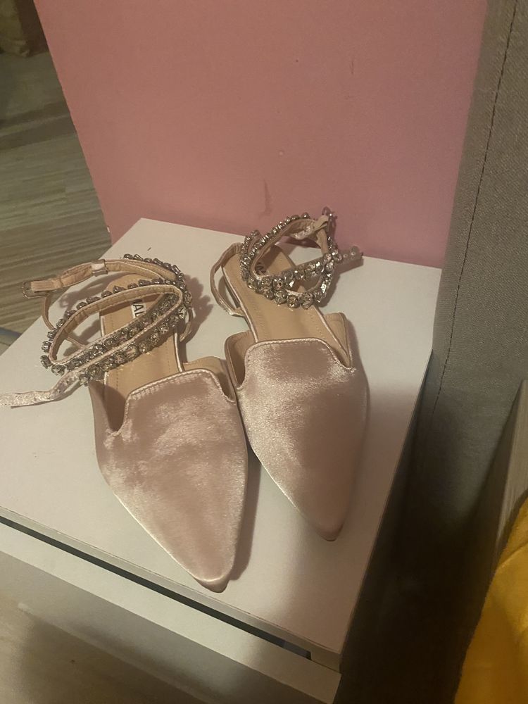 Pantofi eleganti noi mar 38