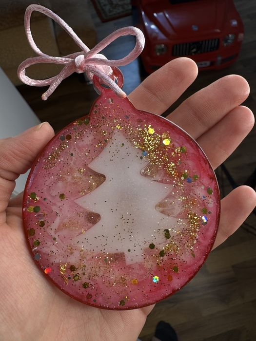 Игрушки ёлочные из эпоксидной смолы,декор ручной работы.